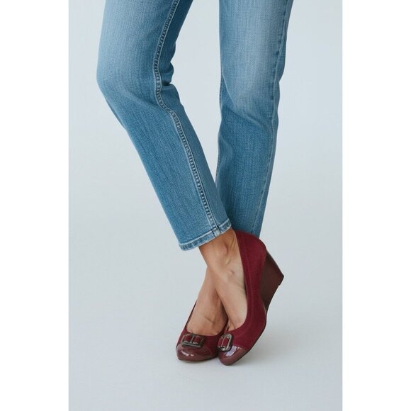 BCBG Generation Women’s Burgundy Suede Wedge Heels Size 8 Buckle Detail - Picture 6 of 6